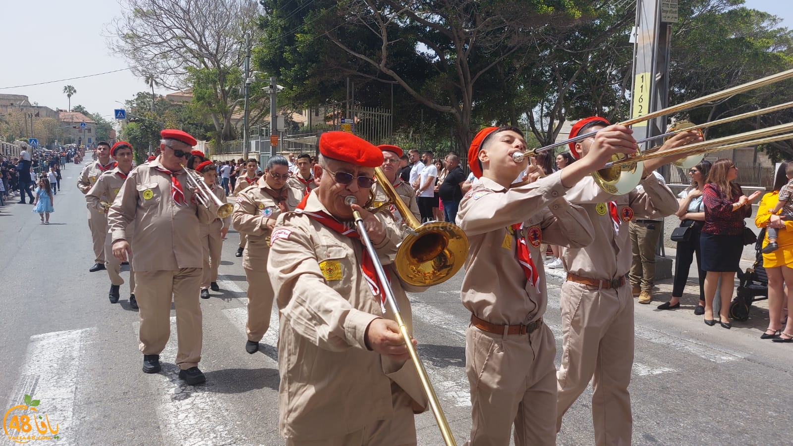 صور: استعراض كشفي ضخم في يافا بمناسبة يوم التقبيلة 